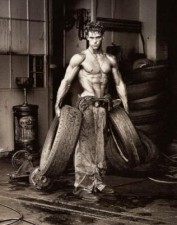 Herb-Ritts-Fred-with-Tyres-205554